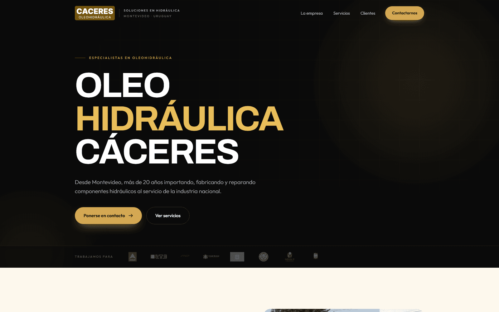 Portada de Oleohidráulica Cáceres: el nombre de la empresa a gran tamaño y la fila de logos de los clientes con los que trabaja.